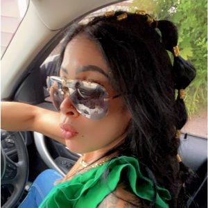 Meet your Posher, Jackie